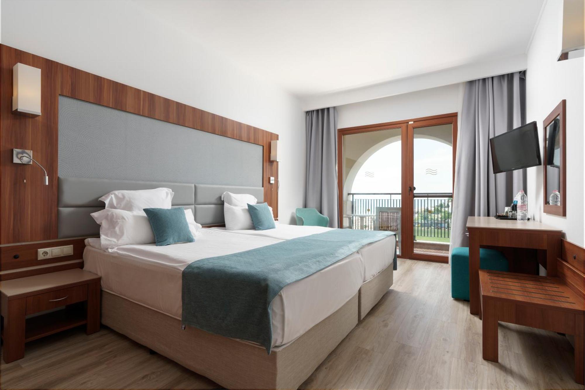 Alua Helios Bay Hotel Obzor Exterior photo